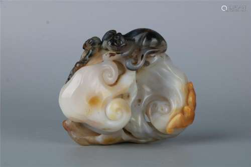 A CHINESE CARVING OF  LINGZHI  AGATE ORNAMENT, QIANLONG