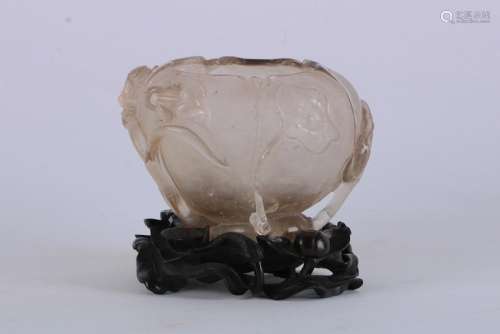 A CHINESE LOTUS-SHAPE CRYSTAL WATER POT WITH ORIGIN