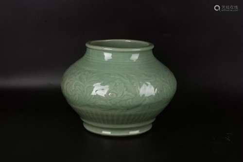 A CHINESE LONGQUAN CELADON JAR, YUAN DYNASTY