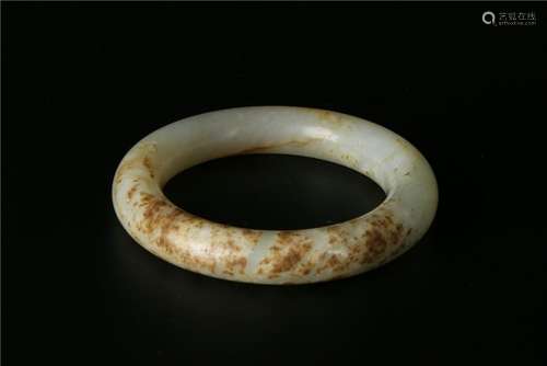 A CHINESE WHITE JADE BRACELET, MING DYNASTY