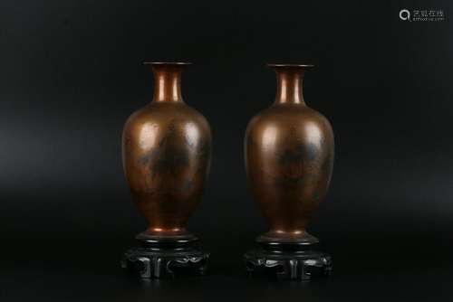 A PAIR OF CHINESE LACQUER VASE, QING DYNASTY