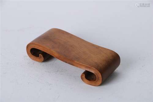 A CHINESE BOXWOOD  TABLE STAND  SHAPED INK-REST, MIDDLE