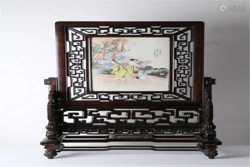A CHINESE LARGE FAMILLE ROSE CARVED PORCELAIN SCREEN,
