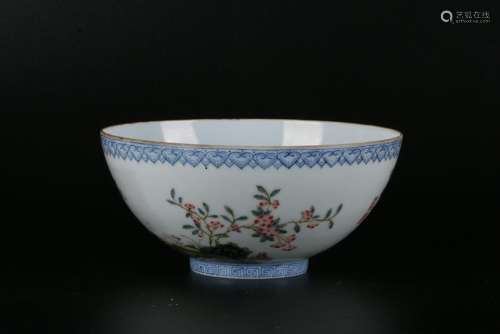 A CHINESE ENAMEL PORCELAIN BOWL WITH FLOWE PATTERN,