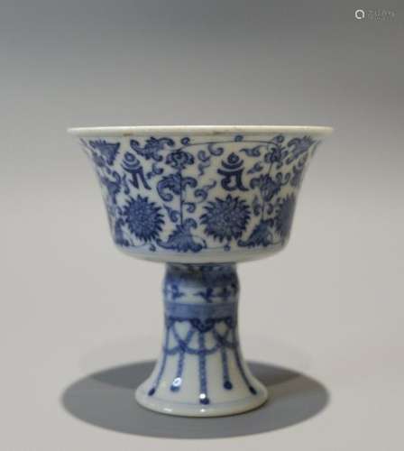 A CHINESE BLUE AND WHITE WINE CUP,QIANLONG PERIOD,QING