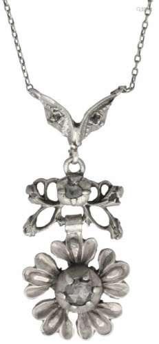Antiek collier met bloemvormige hanger zilver, diamant - 925/1000.Setje met oorbellen (3435). 8 Roos