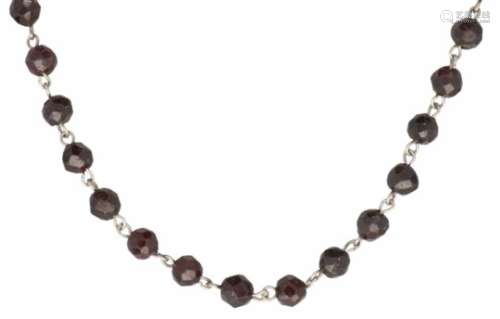 Vintage collier zilver, glasgranaten - 835/1000.L: 76 cm. Gewicht: 51,8 gram.Vintage necklace