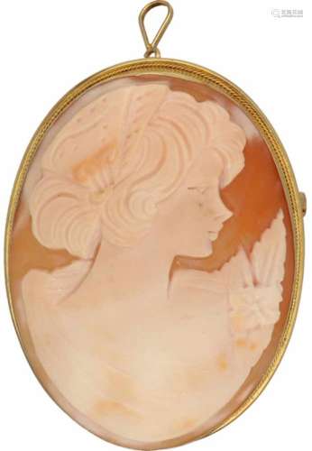 Camee broche zilver, schelp - Verguld zilver 925/1000.LxB: 6 x 4 cm. Gewicht: 11,7 gram.Cameo brooch