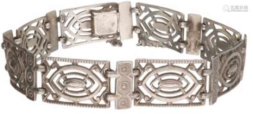 Armband zilver - 800/1000.Met veiligheidskettinkje. L: 19 cm. Gewicht: 15,7 gram.Bracelet silver -