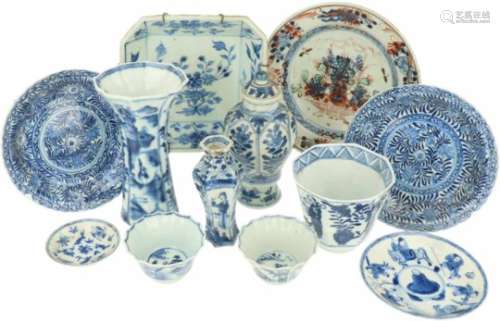 Een lot divers porselein. China, 18e en 19e eeuw.Diverse condities.A lot consisiting of various