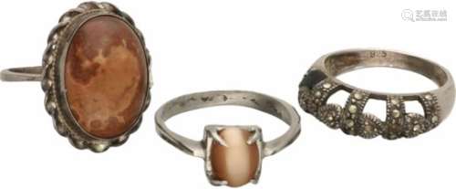 Lot ringen zilver, diverse edelstenen - Diverse gehaltes. Ringmaten: 18,5 mm, 18,25 mm en 18 mm.