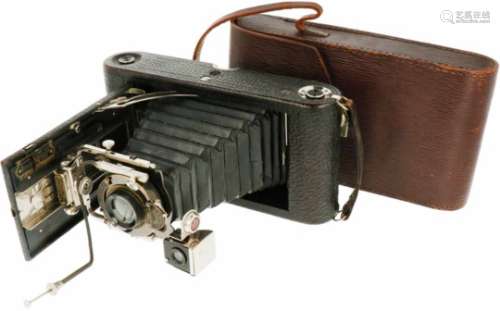 Een Eastman Kodak - No. 3-A Model B5 - Folding Pocket Kodak camera - ca. 1900 - In leren tas.An