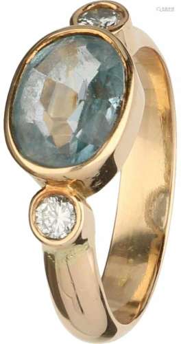 Ring geelgoud, ca. 0.14 ct. diamant en blauwe topaas - 18 kt.Setje met oorbellen (3842). 2