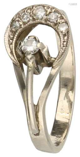 Ring witgoud, ca. 0.07 ct. diamant - 14 kt.1 Briljant geslepen diamant (ca. 0.04 ct.) en 5 single