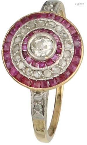 Art Deco ring geelgoud, ca. 0.08 ct. diamant en robijn - 18 kt.1 Zwitsers geslepen diamant (ca. 0.08