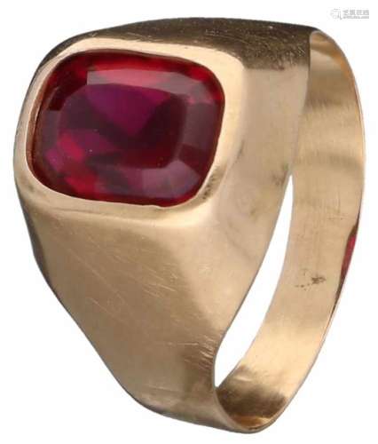 Solitair ring rosegoud, synthetische robijn - 18 kt.Single cut geslepen synthetische robijn.