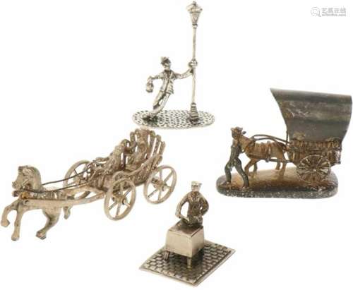 (4) delig lot miniaturen zilver.W.o. slager, dronkenlap, paard en wagen en verzilverde kar met ezel.