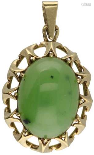 Hanger geelgoud, jade - 14 kt.Jade ca. 20 x 15 mm. LxB: 3,9 x 2,2 cm. Gewicht: 8 gram.Yellow gold