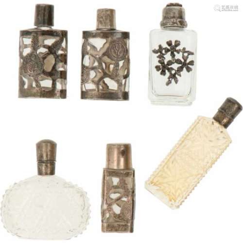 (6) delig lot parfum flacons zilver.Diverse uitvoeringen. Keurtekens: diverse keuren. 45 gram, 0/