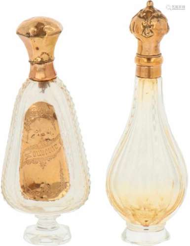 (2) Parfum flacons goud.Kristal afgewerkt met gouden monturen voorzien van originele glazen
