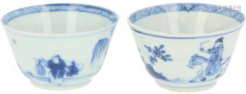 Twee porseleinen cups met decor van Joosje te paard. China, Kangxi.Chips en haarlijnen. Afm. 3,5 x 6