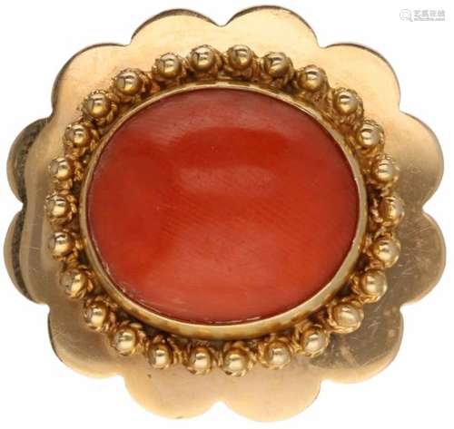 Antieke broche geelgoud, bloedkoraal - 14 kt.Doorsnede bloedkoraal ca. 17 x 14 mm. LxB: 2,6 x 2,8