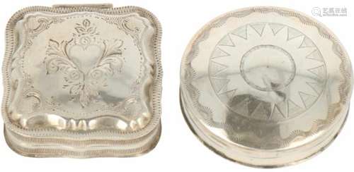 (2) Pepermunt doosjes zilver.Diverse uitvoeringen. Nederland, 1837 / 1882, Keurtekens: diverse