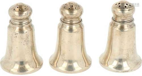 (3) Zout & peper strooiers zilver.Cone vormig strak model. USA, Brooklyn New York, Revere