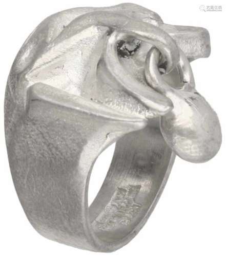 Lapponia design ring zilver - 925/1000.Designer Björn Weckström. Ringmaat: 17,75 mm. Gewicht: 8,1