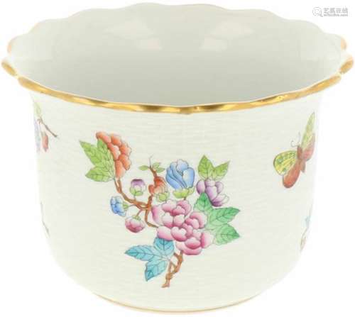 Een handbeschilderde Herend, Hongarije cachepot. Decor Queen Victoria 7303/VA. . Diam.: 15,5 x 11