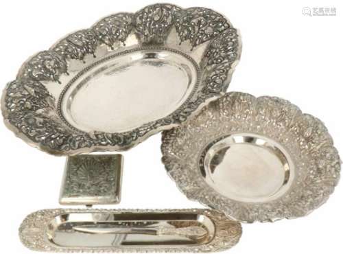 (5) delig lot diversen zilver.Diverse uitvoeringen w.o. djokja 800. Indonesie, 20e eeuw, Keurtekens: