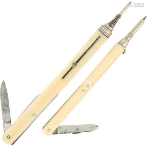(2) Multipen en potlood ivoor.Het kleine pennetje met gravering van de maker. Beide met een mesje.