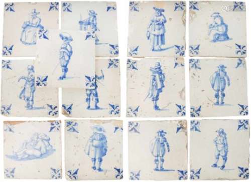 Een serie van 13 Delftse tegels. 17e eeuw.Met Franse lelie motief op de hoeken.A series of