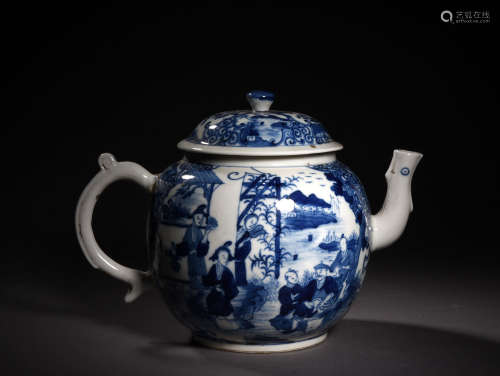 A BLUE AND WHITE FIGURES TEAPOT, 18TH CENTURY