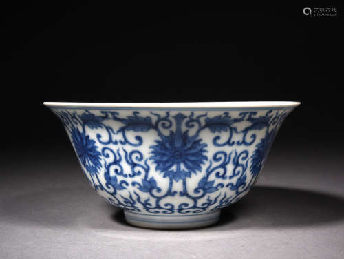 A BLUE AND WHITE LOTUS SCROLL BOWL, 19TH CENTURY