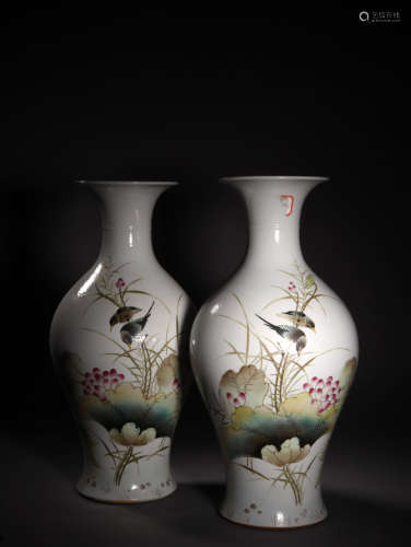 A PAIR OF FAMILLE ROSE BIRDS AND FLOWER VASES, REPUBLIC PERIOD