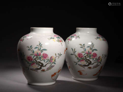 A PAIR OF FAMILLE ROSE JARS, 18TH CENTURY