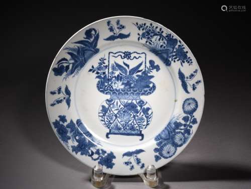 A BLUE AND WHITE PLATE, 17TH CENTURY