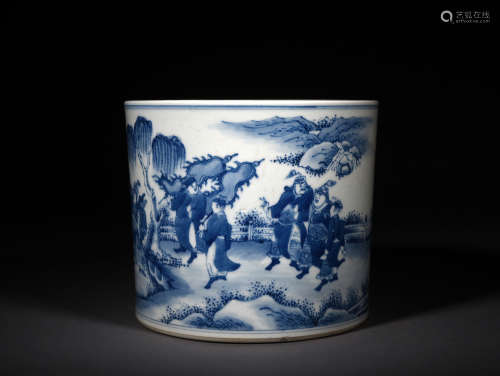 A BLUE AND WHITE FIGURES BRUSH POT, 17TH CENTURY