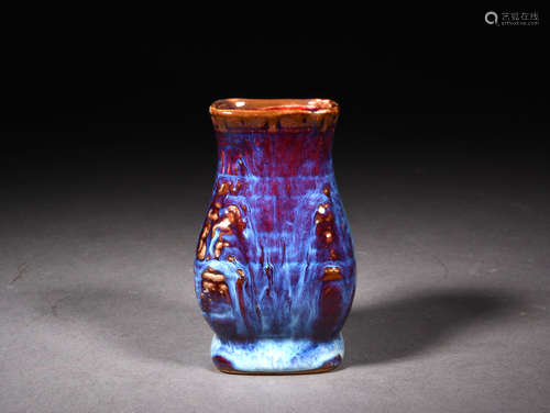 A FLAMBÉ-GLAZED ZUN VASE, 18TH CENTURY