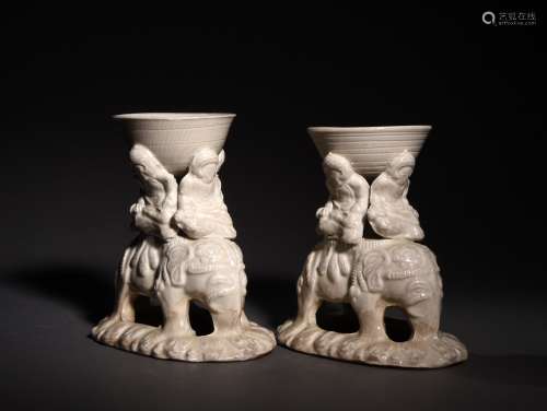 A PAIR OF TING ELEPHANT LAMPS, SUNG DYNASTY
