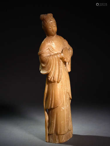 A CARVED SOAPSTONE ELEGANT BEAUTY, 19TH CENTURY