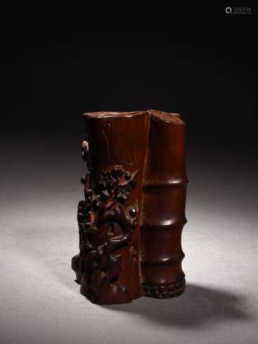 A WOODEN BRUSH POT, 19TH CENTURY