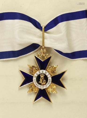 Militär-Verdienstorden,Kreuz 2. Klasse, verliehen 1905-1918. Kreuz Gold, hohl gearbeitet und