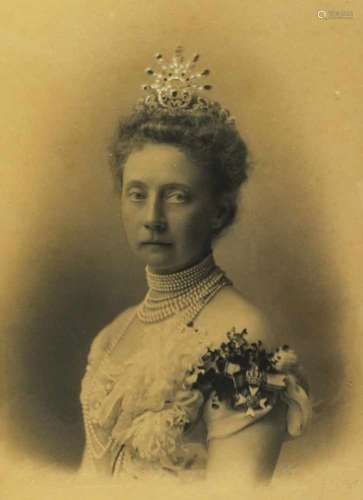 Geschenkfotoder Herzogin Elisabeth zu Mecklenburg, Großherzogin von Oldenburg (1869-1955). Foto