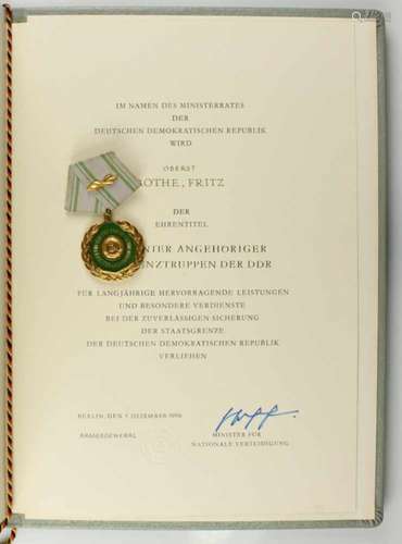 Orden und Verleihungsurkundenaus dem Nachlaß des Generalmajor der Grenztruppen Fritz Rothe (1927-