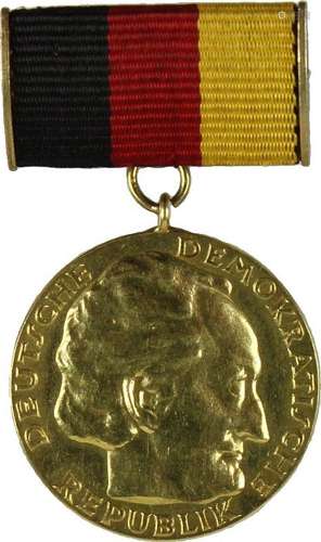 Nationalpreis der DDR 1960, Medaille Gold, erhaben geprägt 