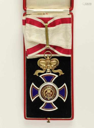 Orden Danilo I., Kommandeurkreuz, 2. Modell 1873-1918. Kreuz Silber emailliert, vergoldetes