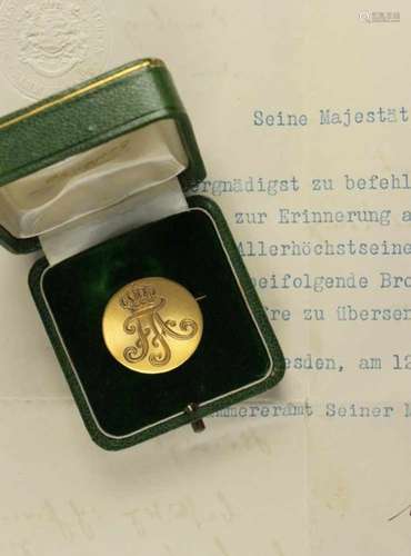 Goldene Geschenkbroschedes Königs Friedrich August III. von Sachsen an den Direktor der