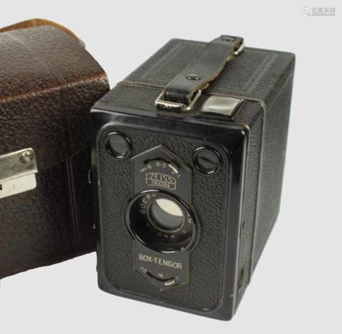 Deutsche Arbeitsfront,Rollfilmkamera der Firma Zeiss Ikon, Box-Tengor, in lederner Tragetasche mit